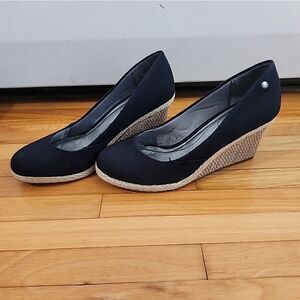 Life Stride Black Wedges